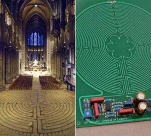 Chartres circuit board.jpg